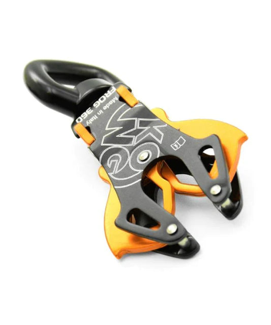 Why the Kong Frog Carabiner is the Best - You can find the article on MTN Shop EU.