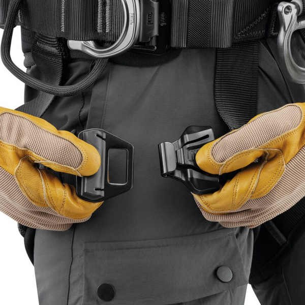 Petzl AVAO® FAST International Version