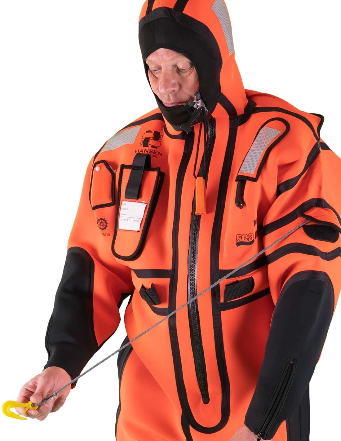 Hansen Protection SeaMob Anti Exposure Suit AES 82650– A suit specifically designed for rescue personnel on evacuation of ships and for use in MOB boats. SeaMOB is manufactured in 3 mm flame retardant, waterproof neoprene that provides insulation and buoyancy and is certified for use without lifejacket. The suit has an integrated, manual inflatable lung for proper flow position and increased freeboard. Fixed neoprene boots on the suit can be used in combination with fins. – Now available at MTN Shop EU. - imagen 10