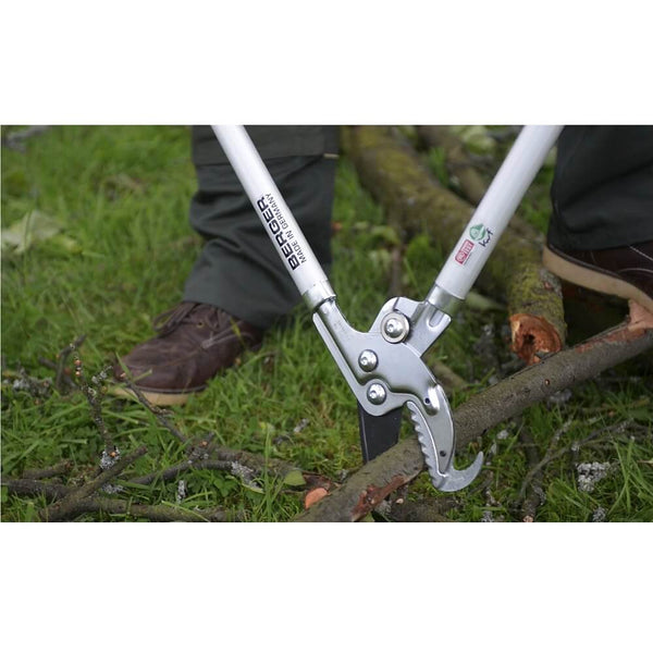 Berger Lopper 4255– Berger lopping shears are well thought out up to the last detail. Made in German with KwF seal of approval for use in the forestry sector, the tool is great for cutting fresh greenery. – Now available at MTN Shop EU.