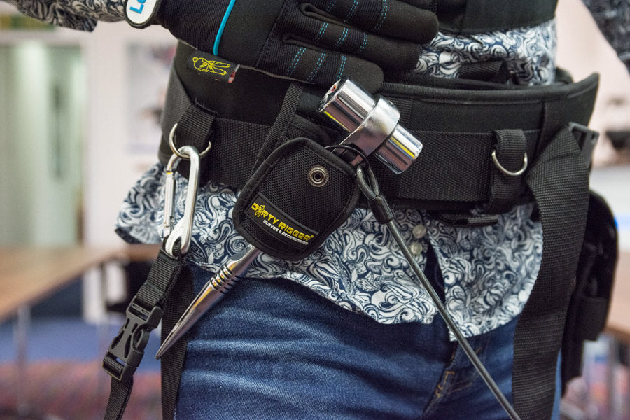 Dirty Rigger Podger 4-in-1 (metrische combinatie) – Gemaakt van massief staal en gecoat met een ultrasterke nikkel-verchroomde coating. 4 dopgroottes: 17, 19, 21 en 24 mm. Met klein oogje om een lanyard aan te bevestigen. – Nu verkrijgbaar bij MTN Shop EU. - imagen 3