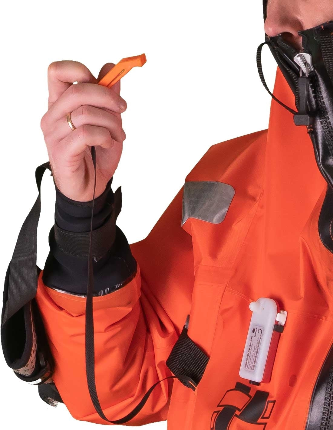 Hansen Protection E-307 III Wet Suit 85204– The E-307 is a good life insurance if the event of an accident at sea. This is a 6-hour immersion suit made from durable 100% waterproof, flame-retardant PU-coated nylon. The suit keeps you dry and warm in the correct flotation position without the need for a lifejacket! Insulating flotation material placed in several separate cells in the lining provide high freeboard and good flotation. Lining is detachable for simplified service and cleaning. Suitable for use o - imagen 10