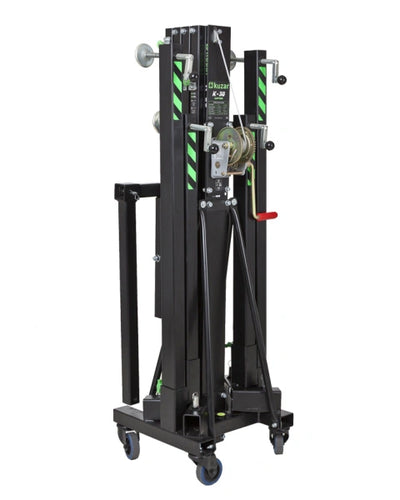 Kuzar Tower Lift K30 – K-30 väger endast 103 kg och kan lyfta 200 kg till en höjd av 5 m. K-30 är ett multifunktionstorn för höjning av ljudsystem, Line Array, fackverkskonstruktioner, belysningssystem etc. K-30 lyfttorn är det lättaste i sortimentet. Den är sammansatt av 4 aluminiumsektioner och en stålbas ger stabilitet, den kommer med två extra sidostöd för att ge mer muskler när man lyfter P.A. Förutom fyra justerbara ben med halkfria gummifat. Den 4 vridbara wh