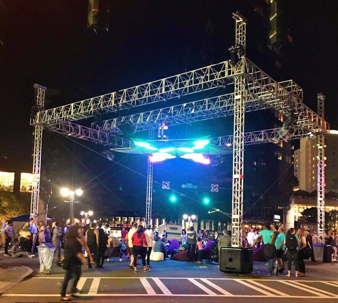 MTN Cube Ballast: un cubo con curvas: diseño compacto, compatibilidad universal con truss, estética personalizable. Compre ahora: ahora disponible en MTN Shop EU.