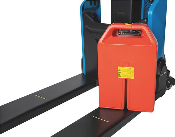 Pfaff-silberblau Electric Pallet Truck (EGU 15E Li-ION) 1500kg– Capacity 1500 kg. Compact Dimensions & Easy Handling. Ideal for transporting palletized goods on even ground, covering short distances. Fast & International Delivery now! – Now available at MTN Shop EU.