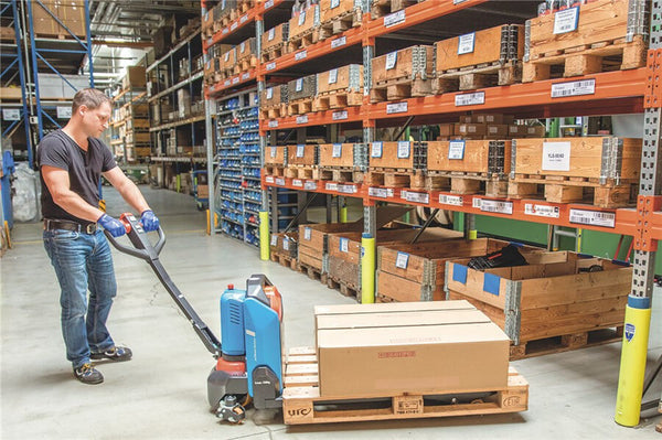 Pfaff-silberblau Electric Pallet Truck (EGU 15E Li-ION) 1500kg– Capacity 1500 kg. Compact Dimensions & Easy Handling. Ideal for transporting palletized goods on even ground, covering short distances. Fast & International Delivery now! – Now available at MTN Shop EU.