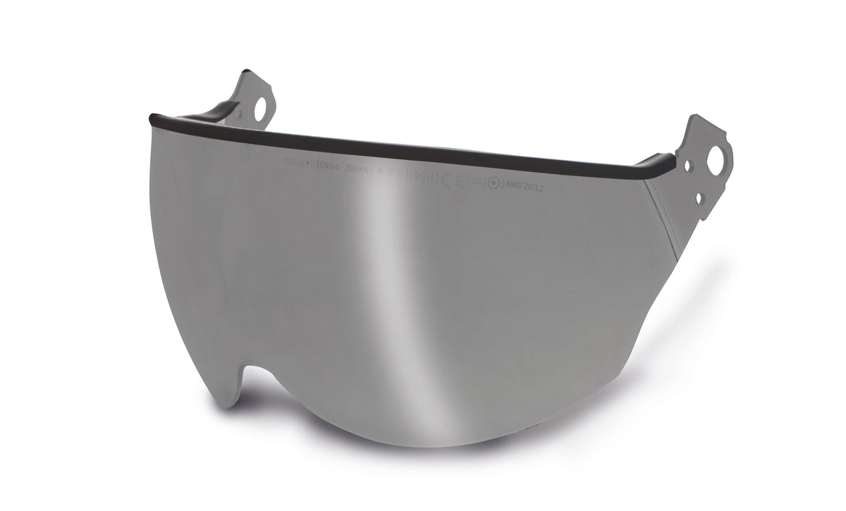 KASK Visor V2 Plus para cascos SuperPlasma AQ/PL/HP: el KASK Visor V2 Plus, compatible con las líneas de cascos Plasma, Super Plasma y HP, brinda una excelente protección ocular con su lente panorámica antivaho y resistente a rayones. Esta visera V2 Plus está disponible en 3 estilos: transparente, espejo plateado y ahumado. Compre ahora el KASK Visor V2 Plus. – Ya disponible en MTN Shop EU. - imagen 4