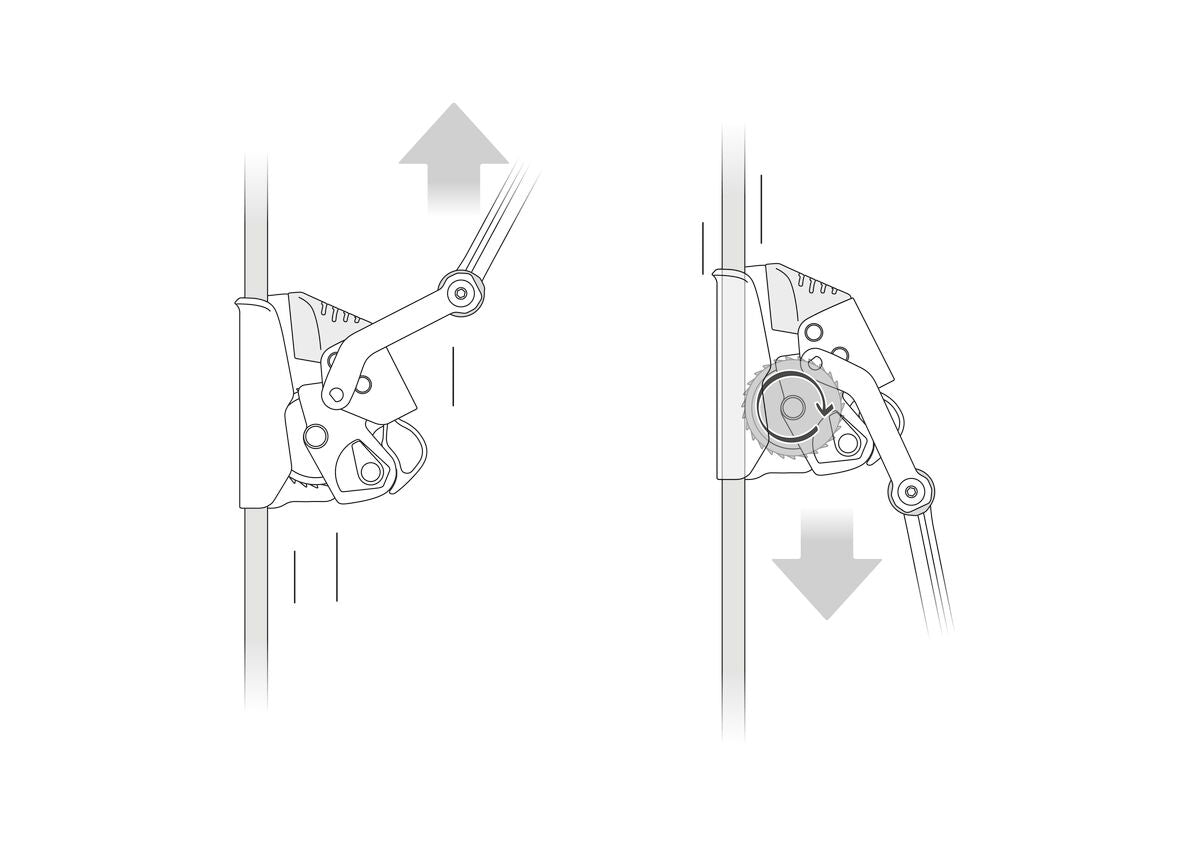The ASAP LOCK trails freely, following the user as they move along the rope without the need for manual operation. - imagen 5