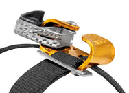 Patin Click: Toothed cam with a self-cleaning slot optimizes performance under a variety of conditions (such as frozen or dirty ropes). - imagen 4