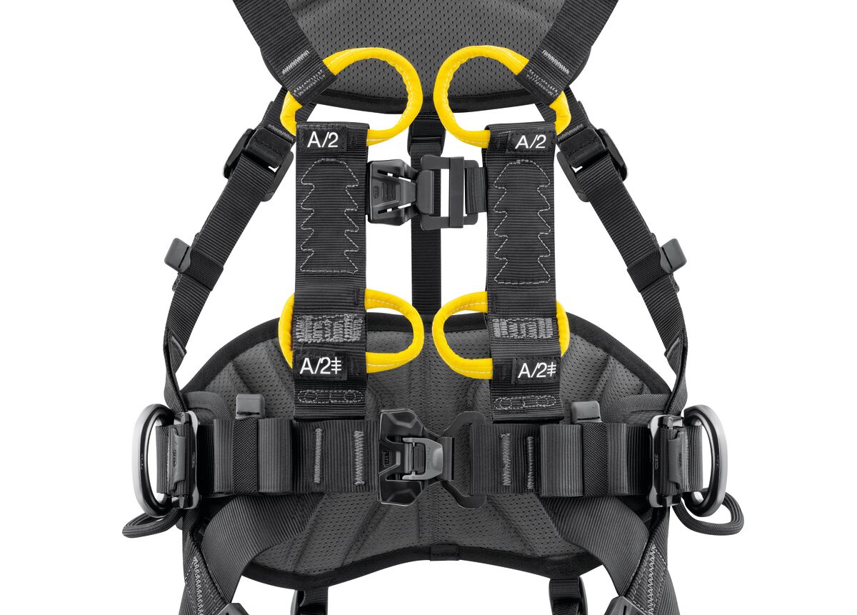 VOLT WIND European Version: Equipped with a Ladder climb attachment point for progression along a vertical rail or cable-based fall protection system - imagen 3