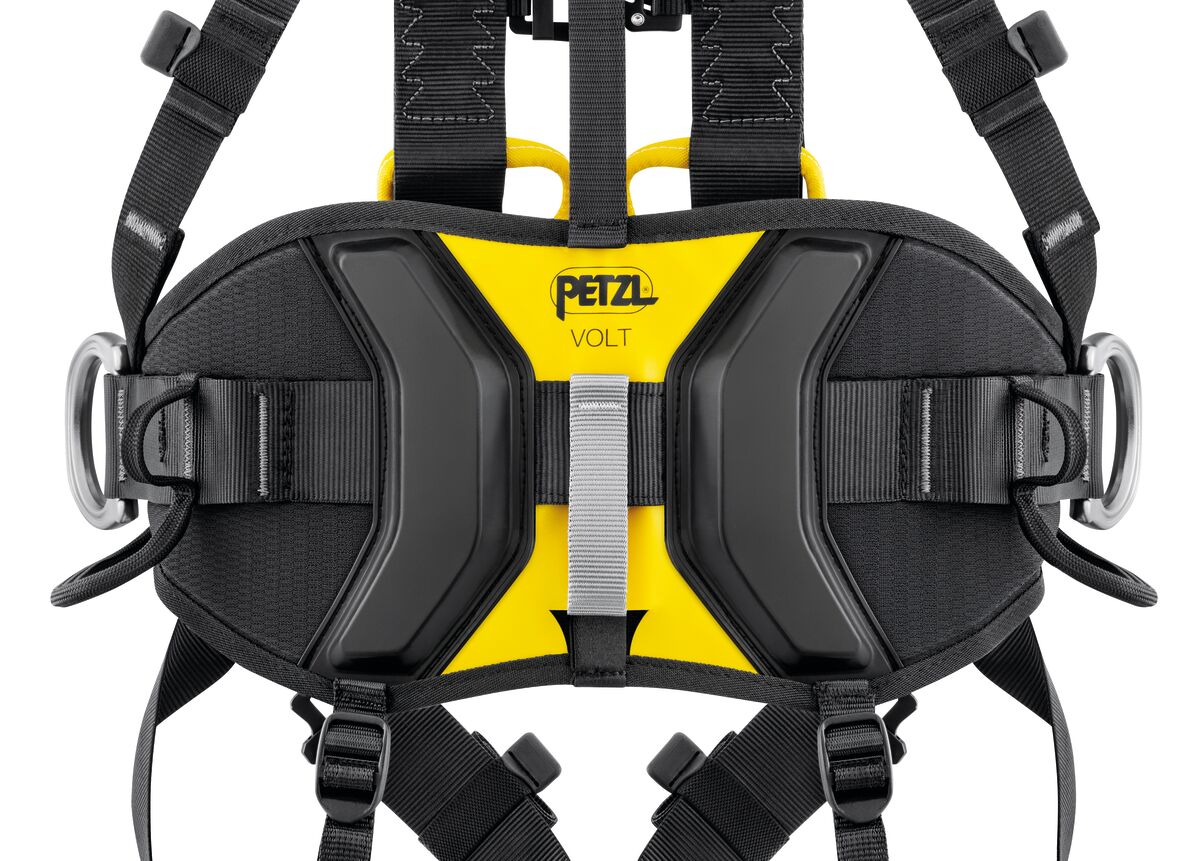 VOLT WIND European Version: features reinforced webbing protection in the rear for when the user is moving inside a wind turbine tower. - imagen 5