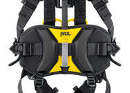 VOLT WIND International Version: features reinforced webbing protection in the rear for when the user is moving inside a wind turbine tower. - imagen 5