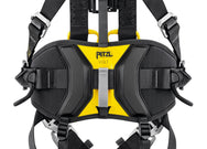  Volt Wind OffShore: Features reinforced webbing protection in the rear for when the user is moving inside a wind turbine tower. - imagen 4
