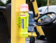 Eflare UB700 LED safety beacon mounted on heavy equipment near the operator cab - imagen 3
