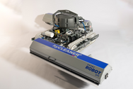 Dispositivo di pulizia robot con il marchio "IONCLEANER" su sfondo bianco - imagen 3