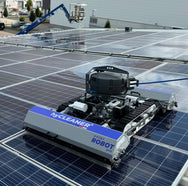 Sistema di pulizia robot solare su un tetto a pannelli solari - imagen 10