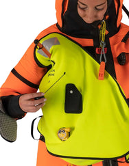 Hansen Protection SeaArctic Taucheranzug 82607– SeaArctic is a further development of our SeaNordic suit with some important additional features. The suit has a certified, integral self-righting device that turns the wearer around to the correct face-up flotation position, even if the wearer is unconscious. The user can also manually inflate the bladder in the hood for increased water tightness around the face, improved flotation and freeboard. The suit has a 6-hour certification and can be used without a l - imagen 7
