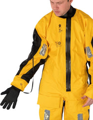 Hansen SeaBreeze CTV work suit with socks 85386 (MOQ: 50 pieces)– A robust, light weight 1-hour work and survival suit for difficult and demanding environments. Designed with focus on ergonomics and comfort, it allows 100% freedom of movement. Made of durable super-breathable material. The suit is ideal for use on board merchant vessels and for transport to and from sea wind farms. For easy integration of safety equipment such as a harness and/or lifejacket, the suit is clean on the chest and back. It has r - imagen 7