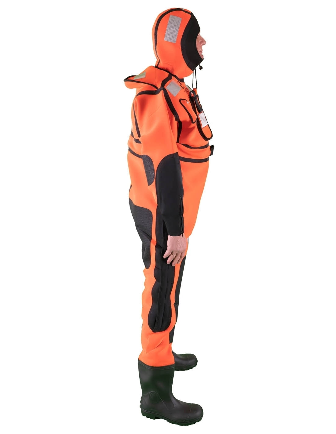 Hansen Protection SeaMob Anti Exposure Suit AES 82650– A suit specifically designed for rescue personnel on evacuation of ships and for use in MOB boats. SeaMOB is manufactured in 3 mm flame retardant, waterproof neoprene that provides insulation and buoyancy and is certified for use without lifejacket. The suit has an integrated, manual inflatable lung for proper flow position and increased freeboard. Fixed neoprene boots on the suit can be used in combination with fins. – Now available at MTN Shop EU. - imagen 4