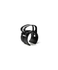 AED Rigg Snap Light - Truss Cable Management Piece (25-pack) - AED Snap Light är en multifunktionell truss-tillbehör som är otroligt enkel att använda. Snap har två funktioner: Kabelguide - Snap kan fästas på en fackverk och en kabel kan matas genom en plastkrok så att kabeln håller sig jämnt med fackverket. Alternativt kan ett gummiband användas. Protect The Truss - The Snap kan också skydda truss från friktion av stålkablar. Finns i svart och silver. – Nu tillgänglig på MTN Shop EU. - imagen 2
