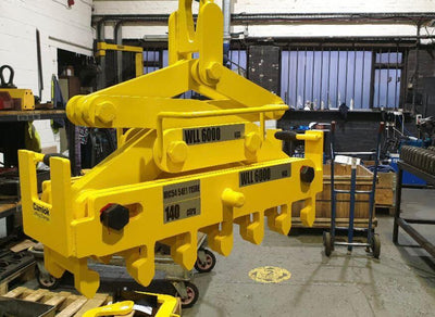 Camlok Utbytbar Multi Rail Grab MRC 5000-8000 KG– MRC Multi Rail Grab har designats för att underlätta snabb bulkhantering av rälssektioner. – Nu tillgänglig på MTN Shop EU.
