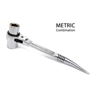 Dirty Rigger Podger 4-in-1 (metrische combinatie) – Gemaakt van massief staal en gecoat met een ultrasterke nikkel-verchroomde coating. 4 dopgroottes: 17, 19, 21 en 24 mm. Met klein oogje om een ​​lanyard aan te bevestigen. – Nu verkrijgbaar bij MTN Shop EU.