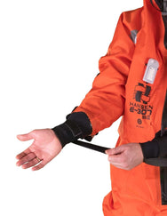 Hansen Protection E-307 III Wet Suit 85204– The E-307 is a good life insurance if the event of an accident at sea. This is a 6-hour immersion suit made from durable 100% waterproof, flame-retardant PU-coated nylon. The suit keeps you dry and warm in the correct flotation position without the need for a lifejacket! Insulating flotation material placed in several separate cells in the lining provide high freeboard and good flotation. Lining is detachable for simplified service and cleaning. Suitable for use o - imagen 8