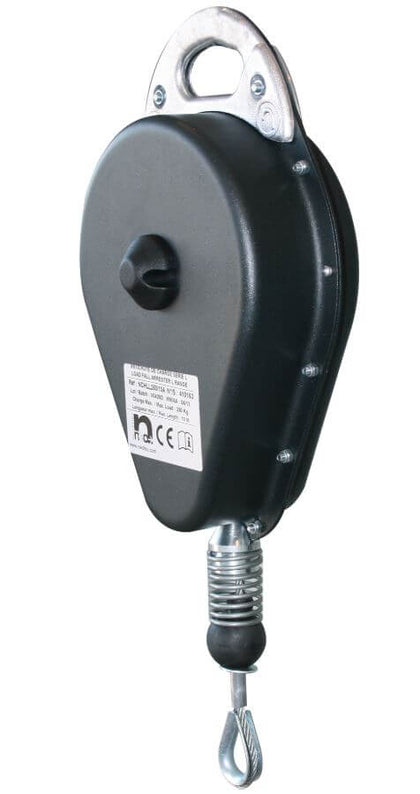 Dispositivo anticaduta per carichi Neofeu - 250/500 kg (10-20 m L) – Il dispositivo anticaduta per carichi Neofeu arresta automaticamente la caduta di un carico. Offre una protezione aggiuntiva in caso di guasto del sistema primario. Carico massimo di 250 kg / 500 kg. Disponibile con diametro del cavo di 4 mm/6,4 mm e lunghezza di 10 m, 15 m o 20 m. Acquista ora. – Ora disponibile su MTN Shop EU.