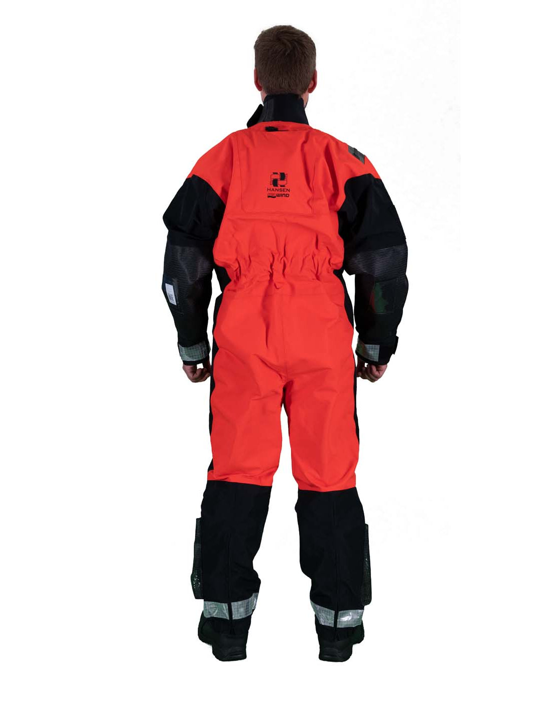 Hansen Protection SeaWind ETSO Suit III with Adjustable Neck Seal 85533– Comfortable suit for demanding conditions. Designed with focus on ergonomy, weight and comfort without compromise. SeaWind has been certified according to SOLAS-, ISO- and EASA-requirements (triple certified). As such it has been approved for most any demanding work situation. No other survival suit can claim to be suitable for such a wide range of applications as the SeaWind concept. The suit is approved for work, shipping and helicop - imagen 4