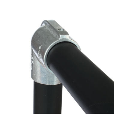 Doughty 90 graden elleboog – Een ellebooggewricht van 90 graden tussen twee buizen. Fitting van magnesiumlegering. Past op een buis met een diameter van 48 mm. Hoge corrosieweerstand. Tot 70% lichter dan ijzeren beslag, maar met vergelijkbare sterkte. 100% te redden en herbruikbaar. Ideaal voor het maken van frames, bureaus, leuningen en meer. – Nu verkrijgbaar bij MTN Shop EU. - imagen 3