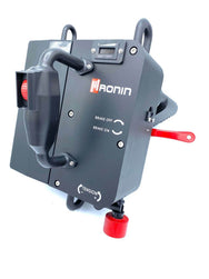 Ronin Lift - Batteridriven Ascender – Ronin Lift tar ditt äventyr till nya höjder. Kan lyfta upp till 181 kg. Robust design gör att du kan övervinna alla dina dagliga utmaningar. – Nu tillgänglig på MTN Shop EU.