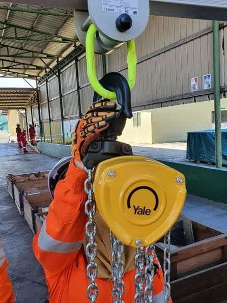 Yale VSIII handkedjelyft 250-5000 KG– Den förbättrade handkedjestyrningen förhindrar att handkedjan kläms, vilket leder till att kedjan löper jämnt. Kapacitet: 250kg-5000kg. Snabb leverans. Internationella S/H. – Nu tillgänglig på MTN Shop EU. - imagen 3